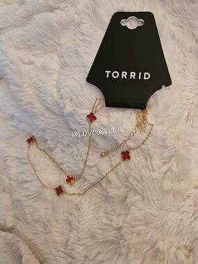 TORRID✨️Gold-Tone Necklace with Red Clover Charms